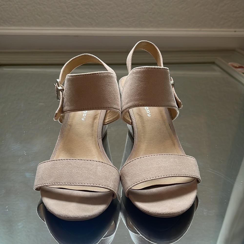 Woman’s heels - Picture 8 of 8